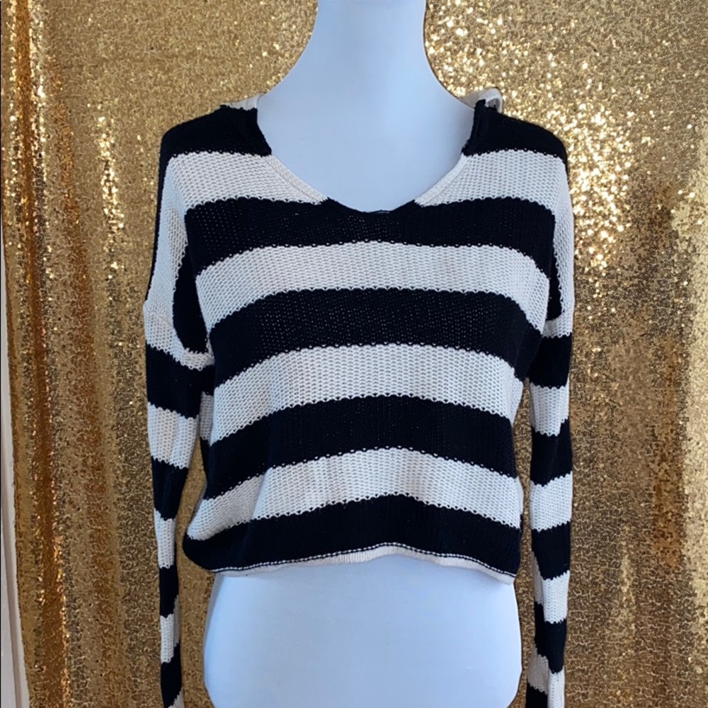 Black & White crop top hoodie